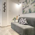 Vallarsa 10 - Int.02 Apartman *